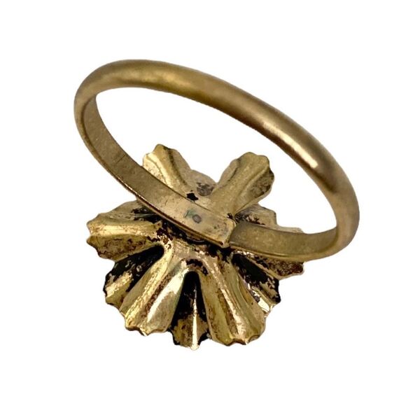 Fashionable Statement Floral Blue Gemstone Ring in Vintage Tone - Picture 4 of 4